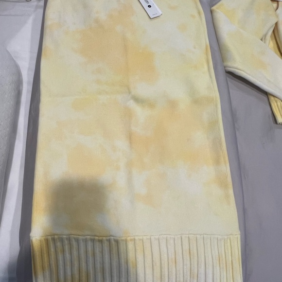 Aqua Bloomingdale’s 3 Piece Skirt Set - Picture 2 of 7